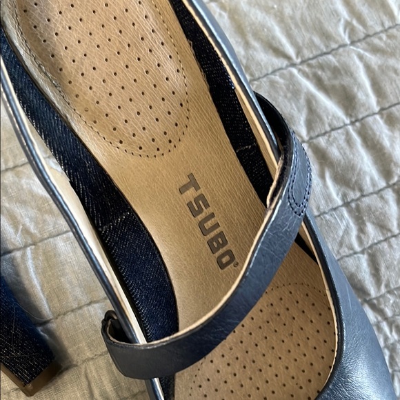 Tsubo Blue Heels with Classic Mary Jane Design - Picture 2 of 7